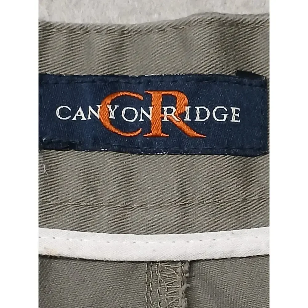 Canyon Ridge (52) Men's Gray Cargo Khaki Relaxed Shorts